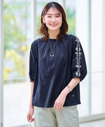 袖刺繍 プルオーバー ブラウス
