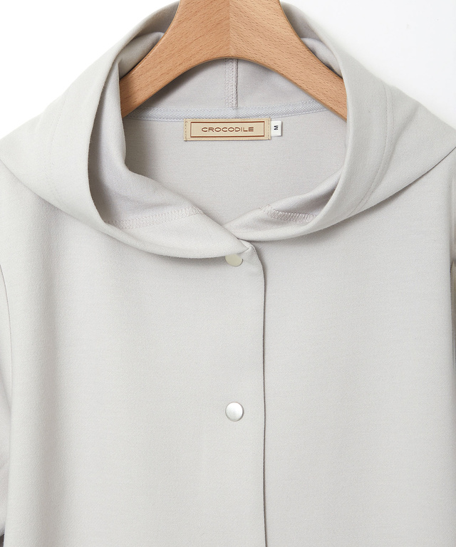  釦開き パーカー