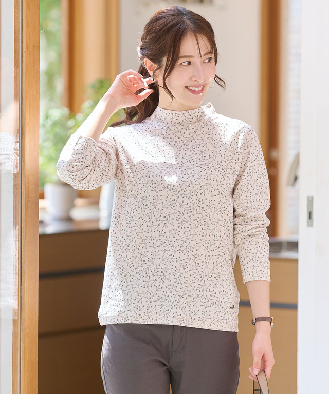 花柄プリント ハイネック プルオーバー