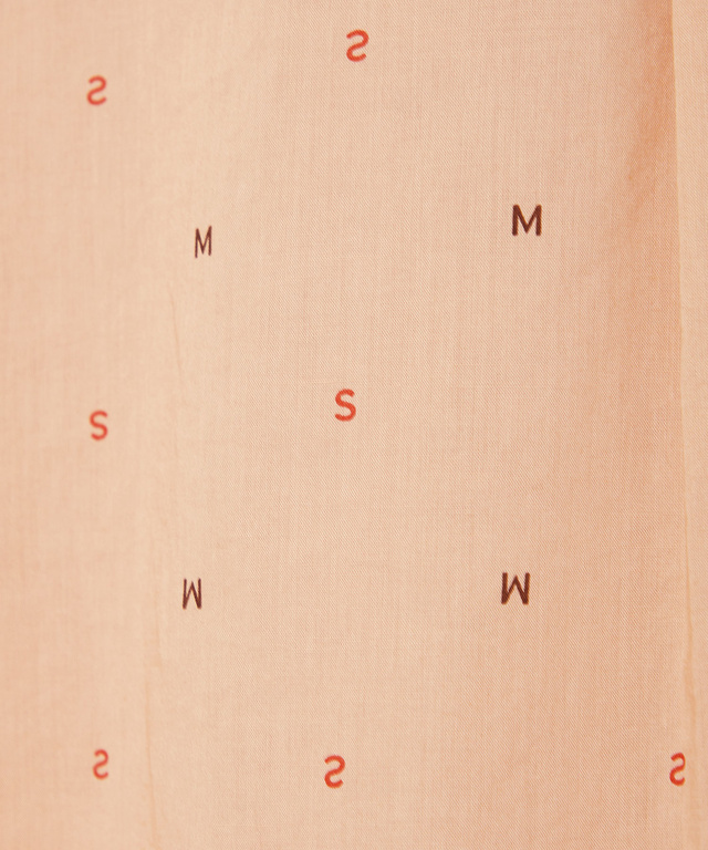 ロゴプリント サイドスリット ブラウス