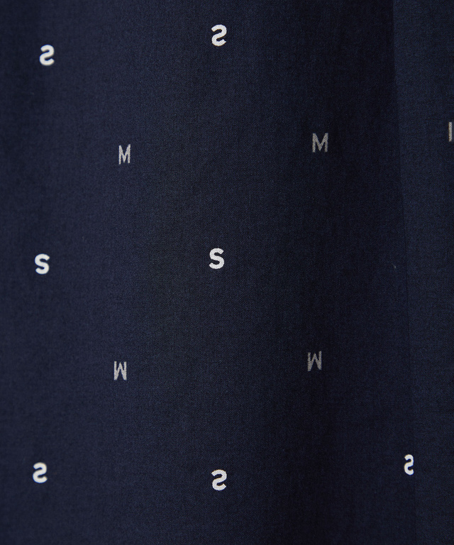 ロゴプリント サイドスリット ブラウス