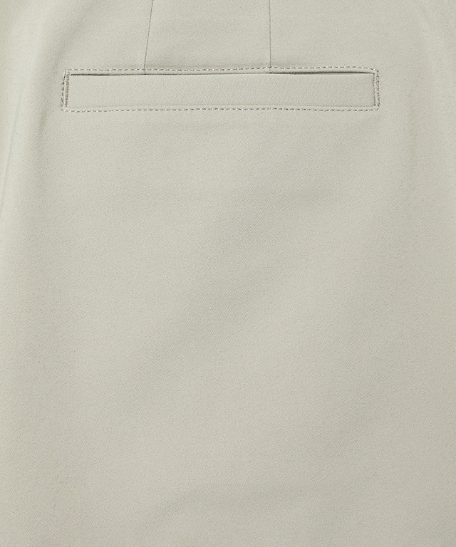 ストレッチ テーパードパンツ