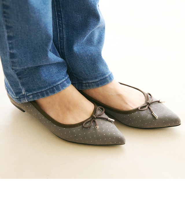 ポインテッドトゥバレエシューズ【一部店舗限定】